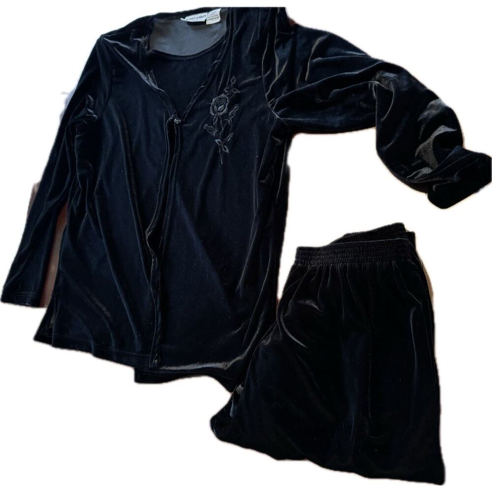 Alfred Dunner Woman 8 Petite Black Velour Shirt Pants Pajama Set Elastic Waist‎